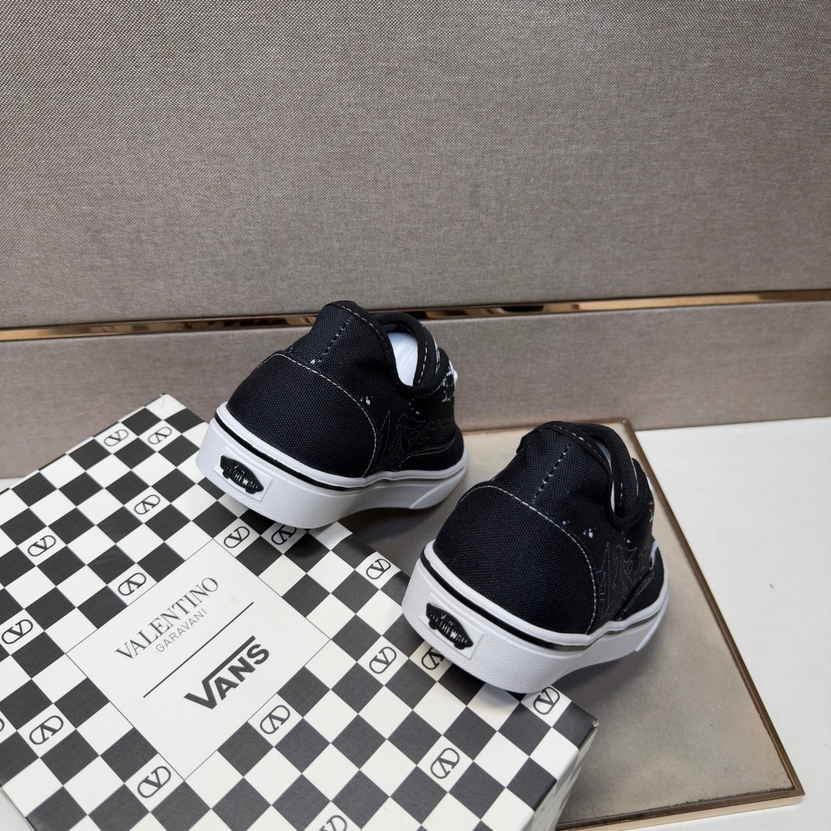 Dolce & Gabbana DG Men's Multi-Material Casual Sneakers 2 Colors