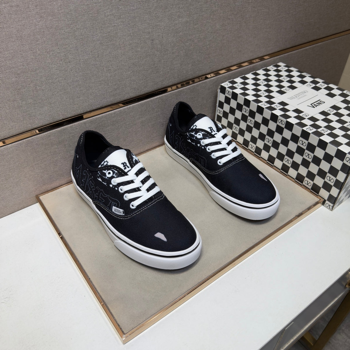 Dolce & Gabbana DG Men's Multi-Material Casual Sneakers 2 Colors