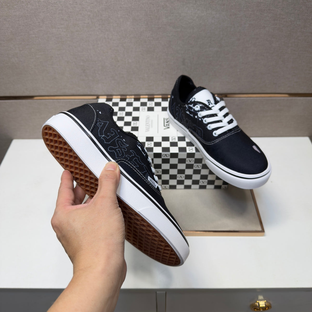Dolce & Gabbana DG Men's Multi-Material Casual Sneakers 2 Colors