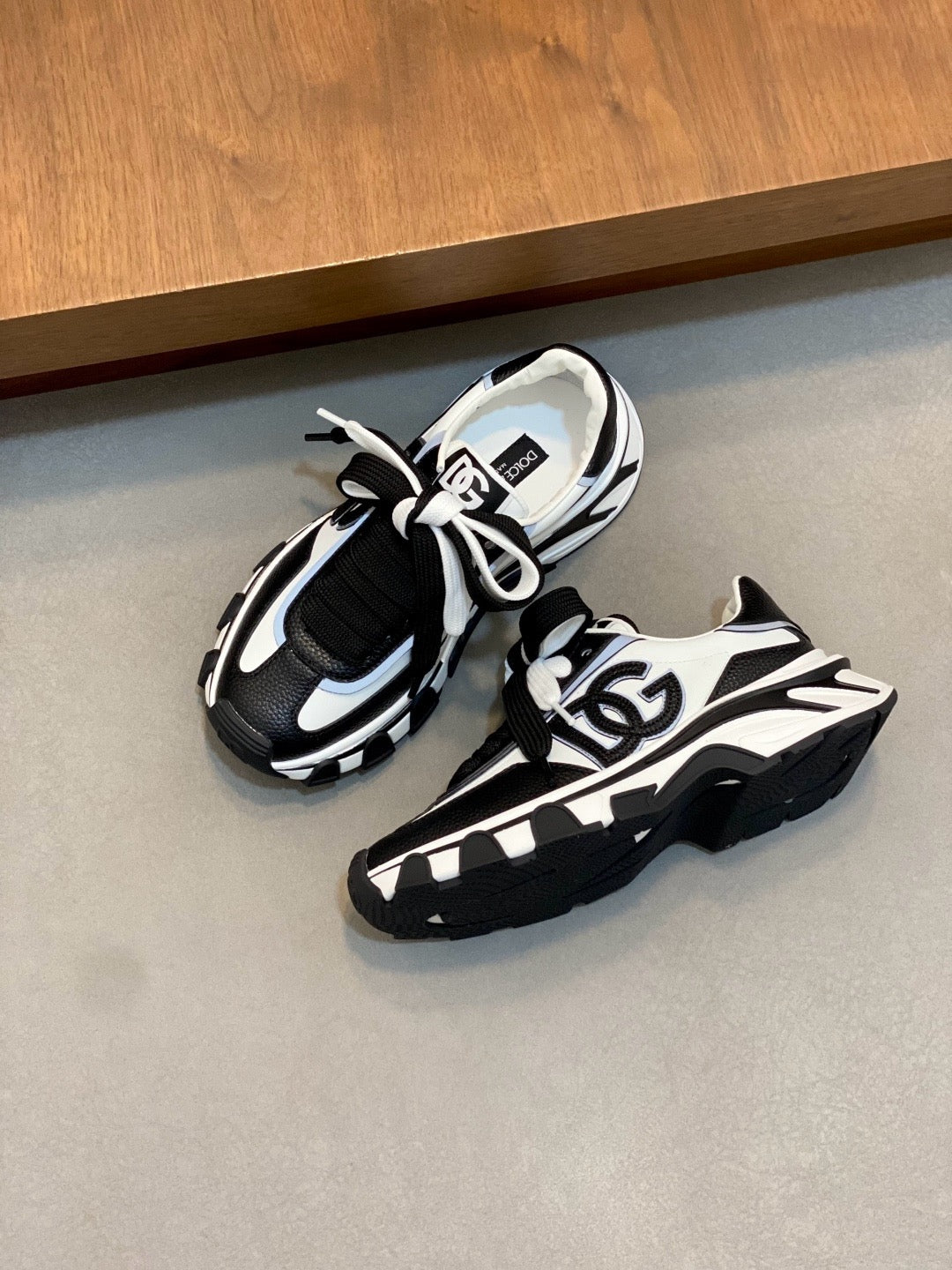 Dolce & Gabbana DG Couple's Oxford & Lace Sneakers
