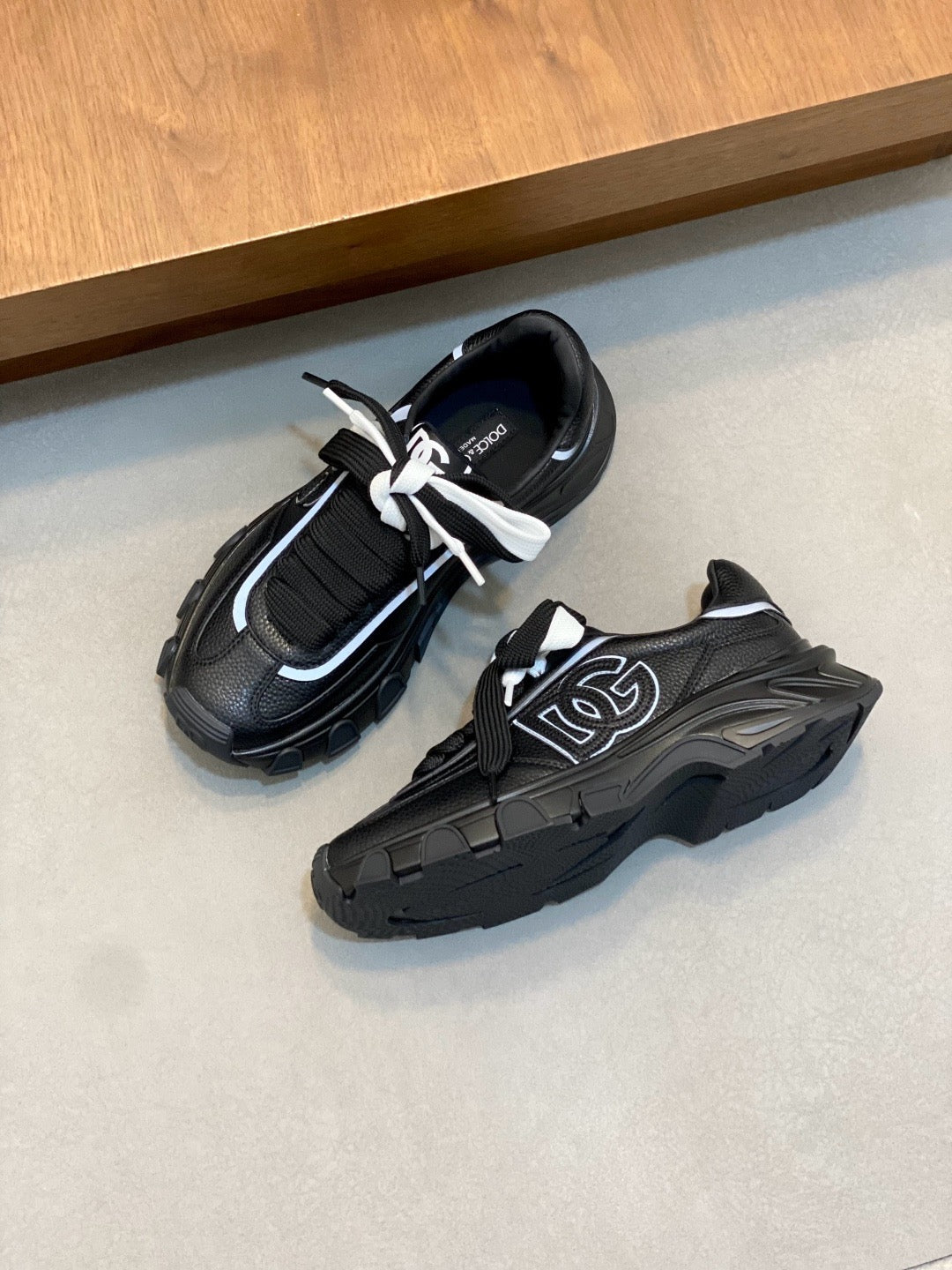 Dolce & Gabbana DG Couple's Oxford & Lace Sneakers