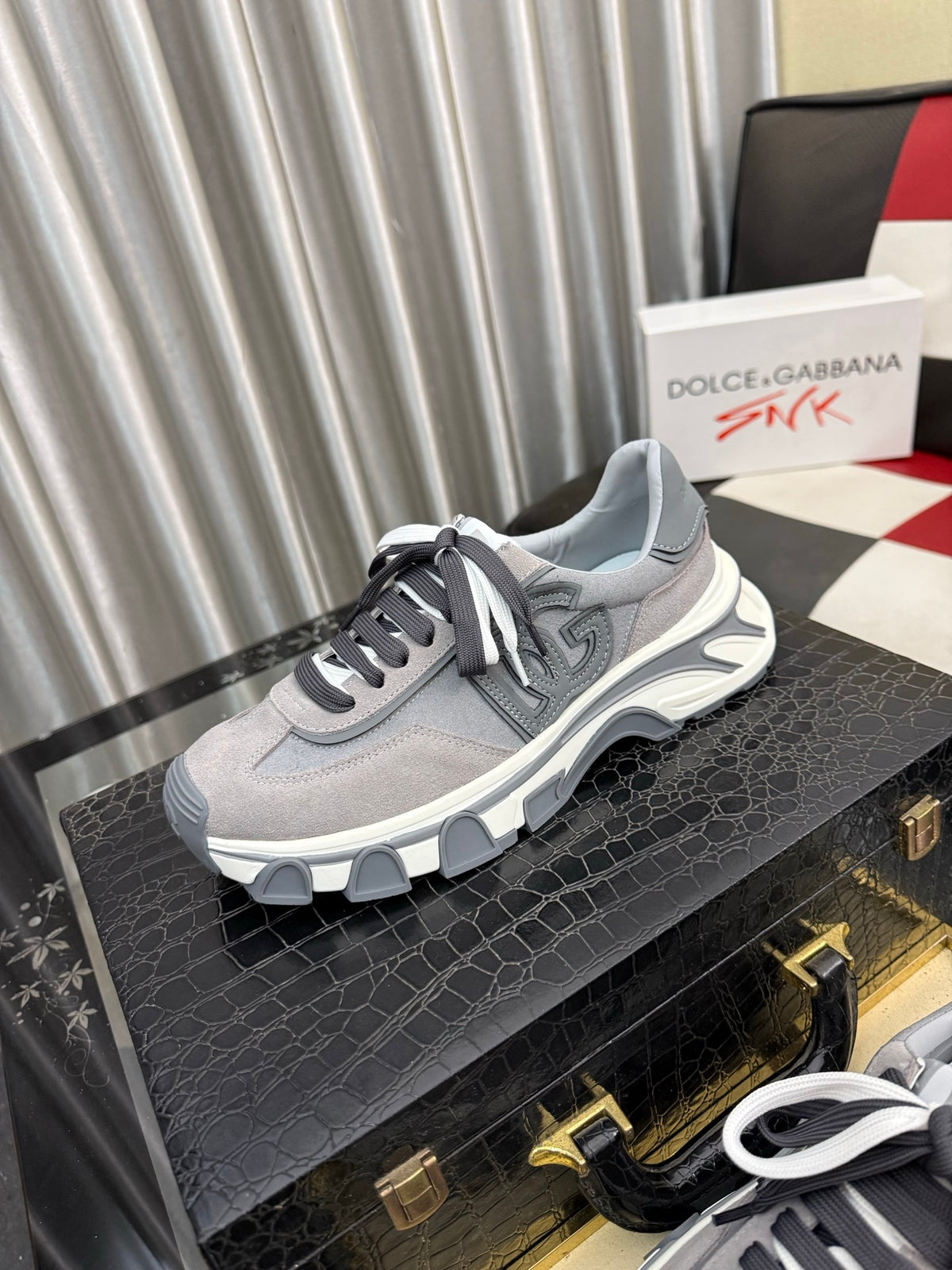 Dolce & Gabbana DG Men's Casual Shoes in Imported Calfskin